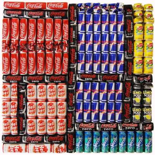 “MONDRIANDREASSI”, 2009. Lattine di alluminio su tela, 100 x 100 cm. 3° premio “MATERIALI IN ARTE 2009”